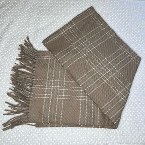 NWOT. Pretty Peruasians Taupe Grey Plaid Sweater Scarf